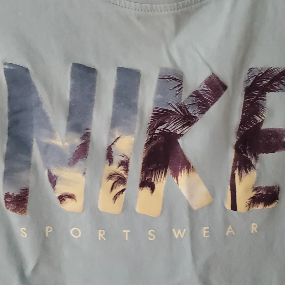 Nike Womans Logo Sleeveless Pastel‎ Blue Beach Scene Shirt in XS